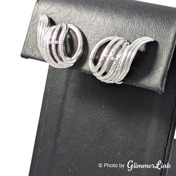 Vintage Coro Wing Flame Swirl Textured MCM Silver Tone Screw Back Earrings - Picture 3 of 9